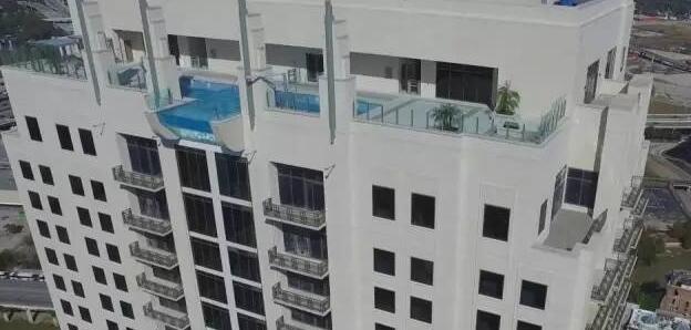 40層樓高透明游泳池，深圳市他拍檔科技有限公司